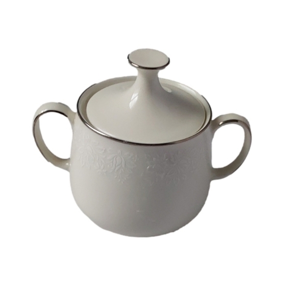 Noritake Other - NORITAKE IVORY CHINA AMBROSIA COVERED SUGAR BOWL